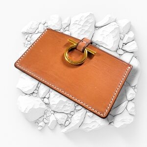 ✨️HP✨️CXC | EUC Sleek Camel/Tan Omega Leather Card Holder